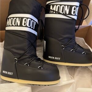 Moon Boot Black Snow Boots